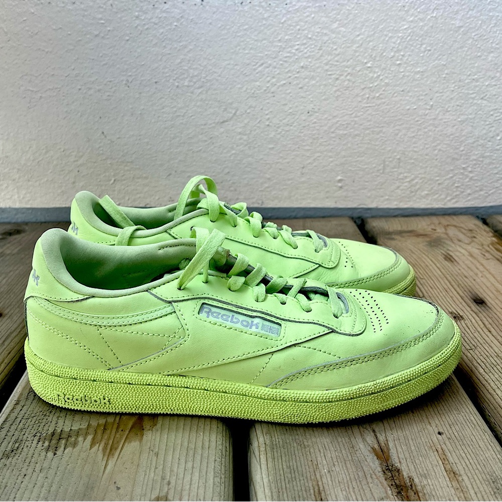 Reebok - women’s lime green retro sneakers
